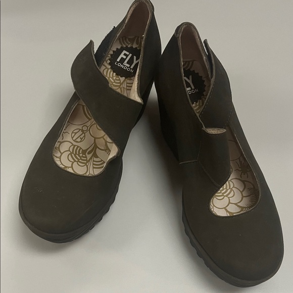 Fly London Dark Green Suede Women's Wedges Size 37 6/ 6.5